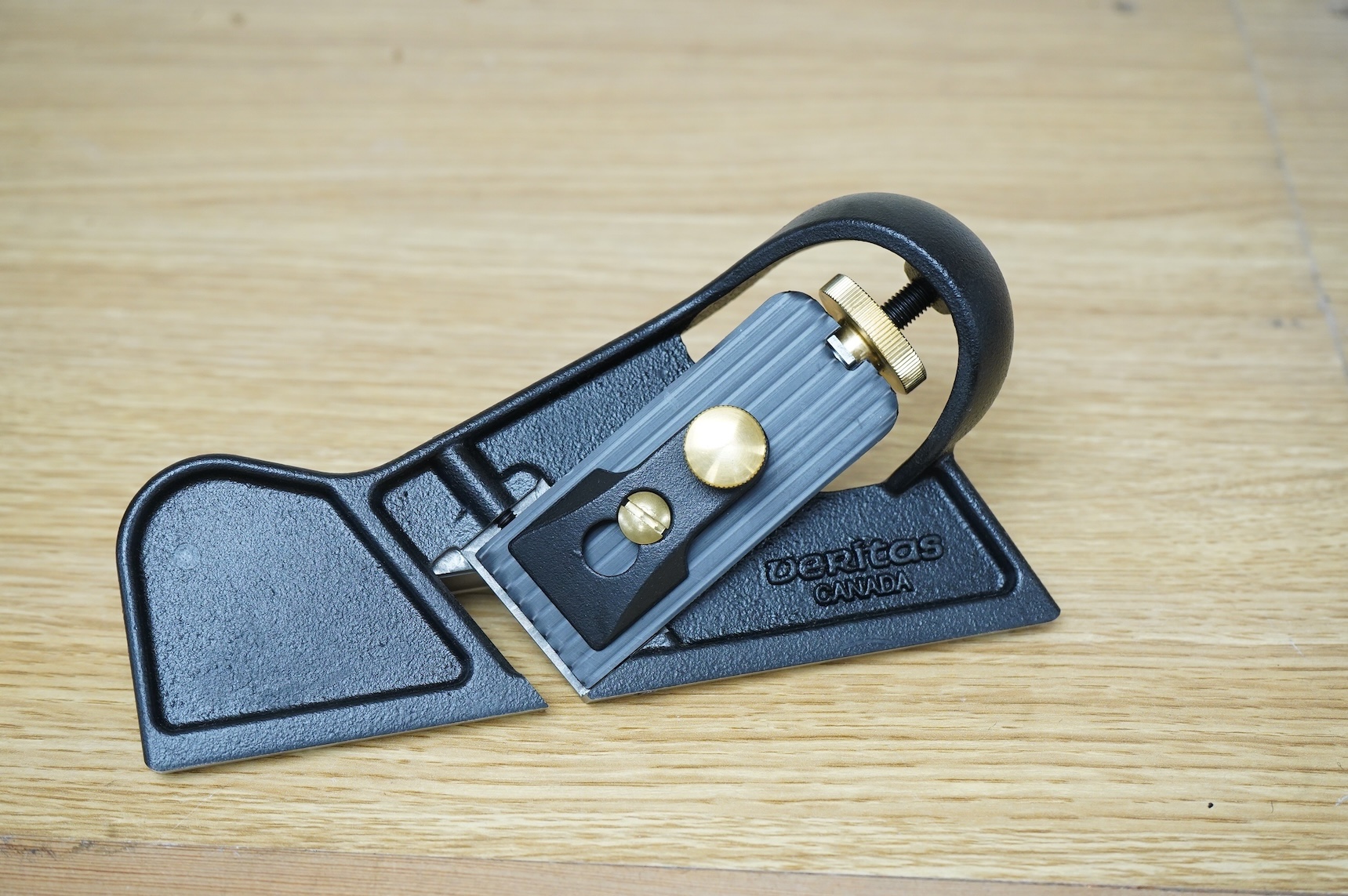 A pair of boxed Veritas Tools edge-trimming planes (left hand and right hand) with paperwork